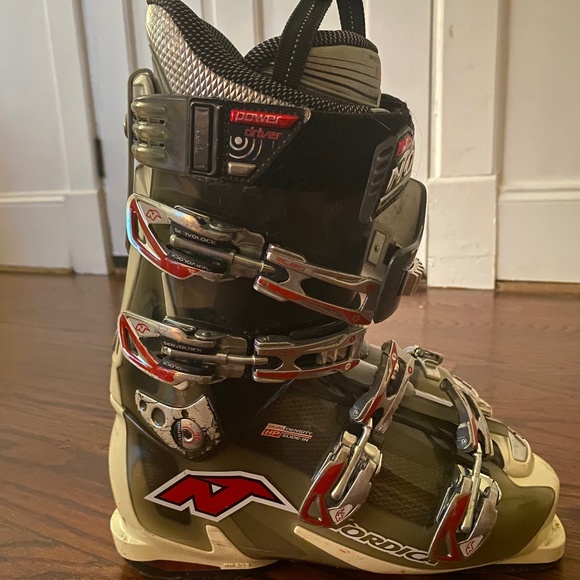 Nordica 10 Speed Machine 110 ski boots - Picture 1 of 6